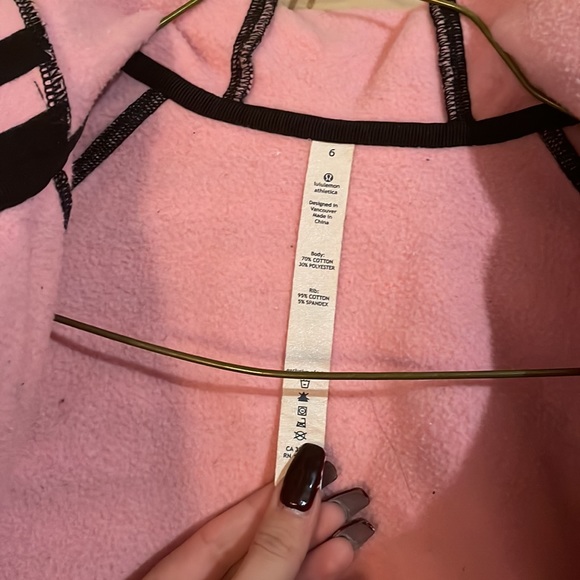 Beautiful LULULEMON Sweater - Picture 4 of 6